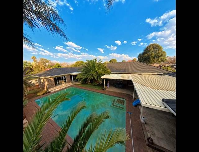 4 BEDROOM HOUSE FOR SALE IN NORKEM PARK